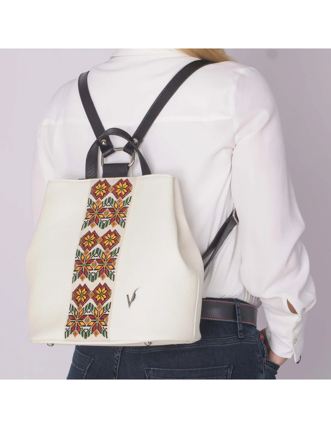 Rucsac cu broderie din piele naturala pentru dama GOLDIE alb