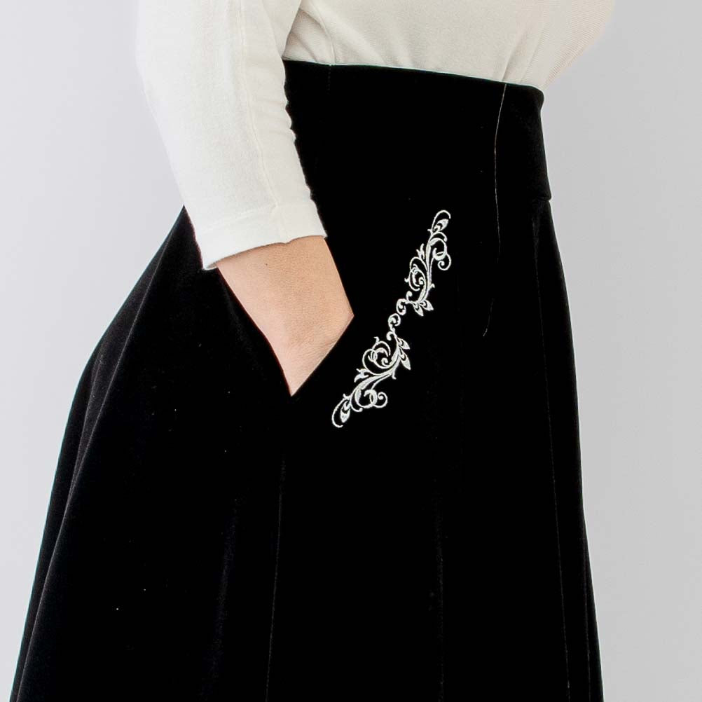 Fusta din catifea, clos, neagra