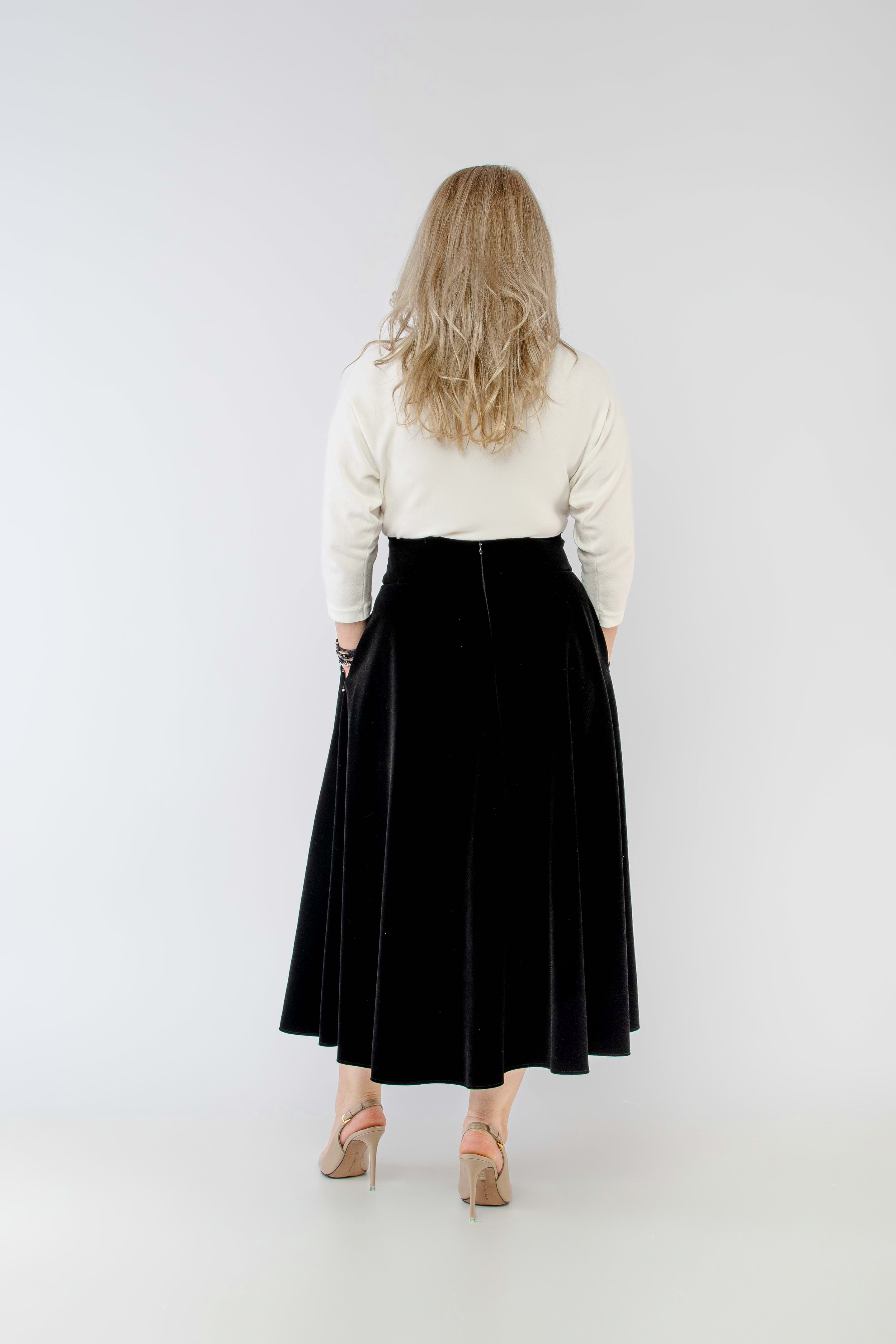 Fusta din catifea, clos, neagra